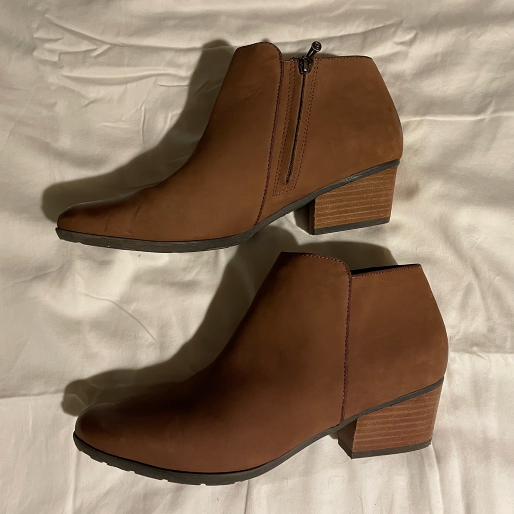 Womens ankle boots LTS size 14 with zipper